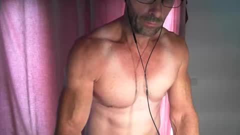 Snapshot of monsterdildos chatting on 12/20/25, 05:03 monsterdildos online show from 12/20/25, 05:03