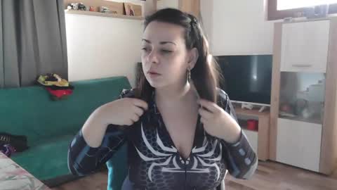Monse online show from 02/11/25, 07:54