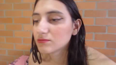 Snapshot of montserrat_jay chatting on 03/04/26, 02:12 Luisa online show from 03/04/26, 02:12