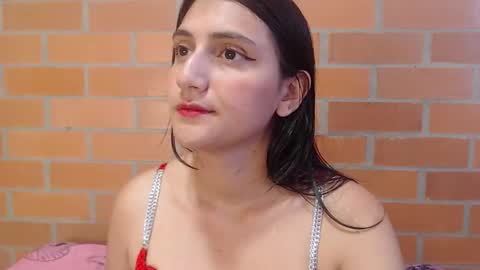 Snapshot of montserrat_jay chatting on 03/14/26, 02:33 Luisa online show from 03/14/26, 02:33