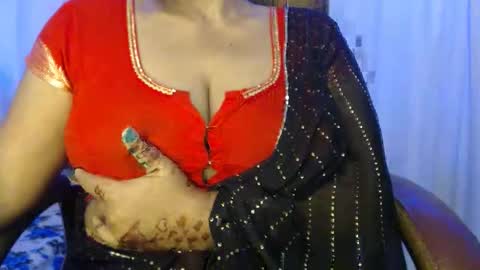 Snapshot of moody_maya chatting on 10/31/25, 11:44 Maya online show from 10/31/25, 11:44