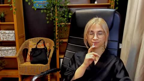 Katrin online show from 12/07/24, 04:47