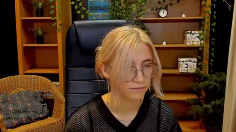 Katrin online show from 12/10/24, 06:17