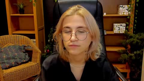 Katrin online show from 12/11/24, 03:35