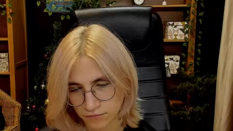 Katrin online show from 12/12/24, 06:42