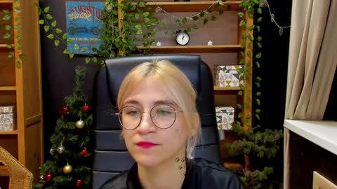 Katrin online show from 12/18/24, 09:08