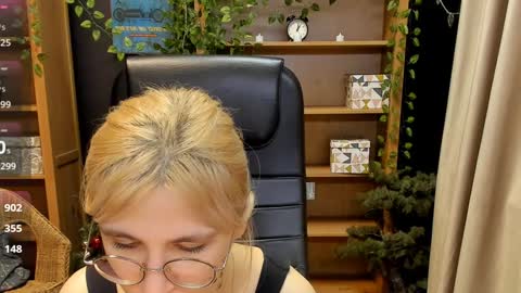 Katrin online show from 12/22/24, 01:55