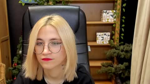 Katrin online show from 12/24/24, 01:27