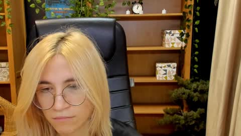 Katrin online show from 12/26/24, 09:15