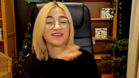 Katrin online show from 12/30/24, 07:21