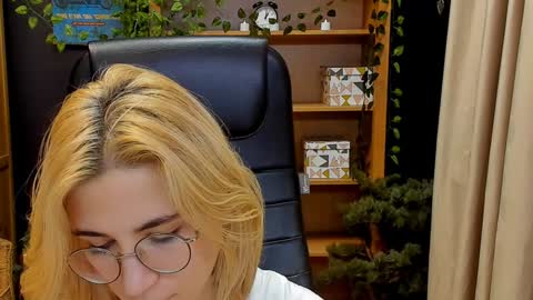 Katrin online show from 01/04/25, 04:01
