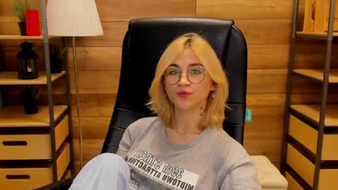 Katrin online show from 01/05/25, 04:58