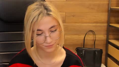 Katrin online show from 01/28/25, 05:11