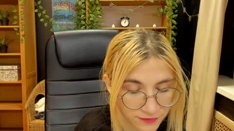 Katrin online show from 02/01/25, 09:08