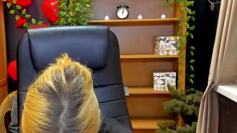 Katrin online show from 02/24/25, 01:24