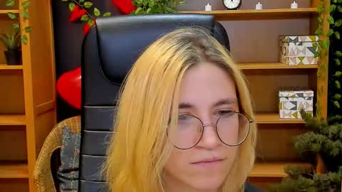 Katrin online show from 02/24/25, 04:27