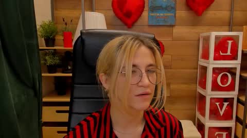 Katrin online show from 02/25/25, 04:21