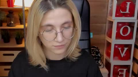 Katrin online show from 03/01/25, 02:15