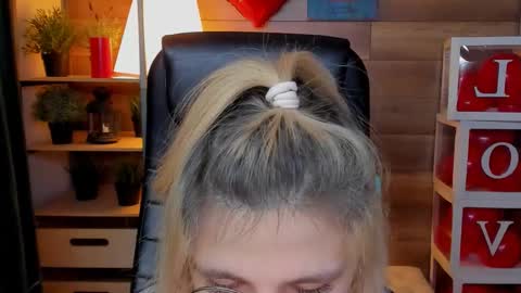 Katrin online show from 03/01/25, 09:04