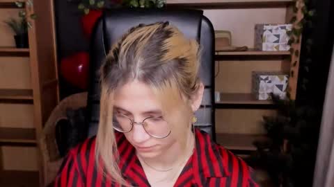 Katrin online show from 03/07/25, 04:22