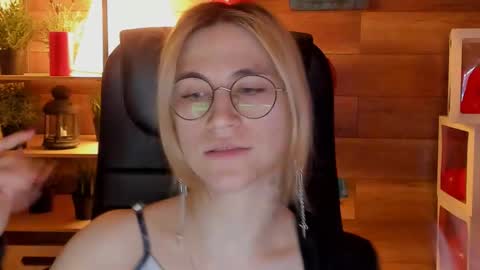 Katrin online show from 03/09/25, 02:18