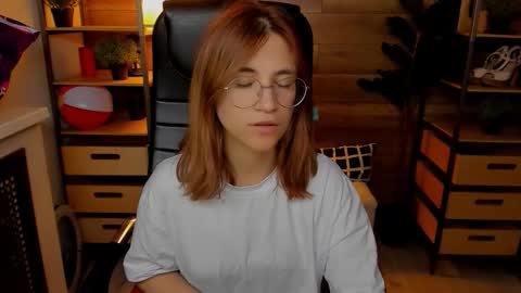 Katrin online show from 09/11/25, 03:34