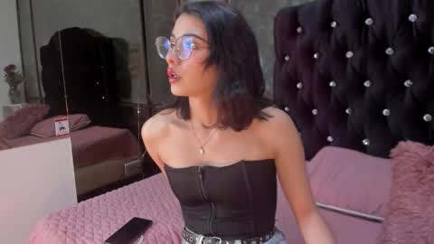 Elizabeth  online show from 10/28/25, 07:38