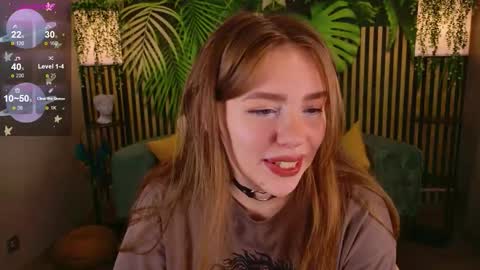 Moon  Bunny online show from 09/18/25, 03:25