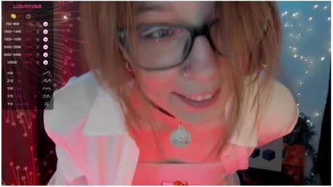 Snapshot of moon__girl chatting on 12/27/24, 08:07 Roxy online show from 12/27/24, 08:07