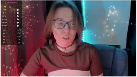 Snapshot of moon__girl chatting on 02/01/25, 08:26 Roxy online show from 02/01/25, 08:26