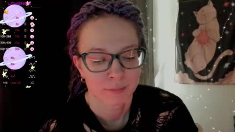 Snapshot of moon__girl chatting on 10/04/25, 09:13 Roxy online show from 10/04/25, 09:13