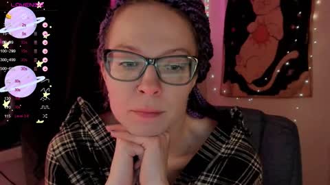 Snapshot of moon__girl chatting on 10/14/25, 06:52 Roxy online show from 10/14/25, 06:52