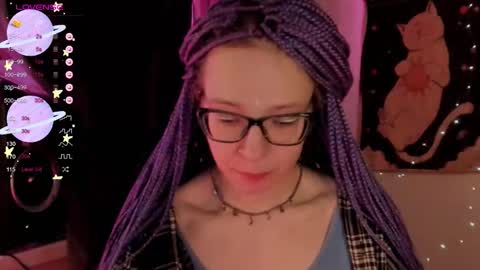 Snapshot of moon__girl chatting on 10/16/25, 07:04 Roxy online show from 10/16/25, 07:04