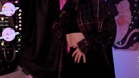 Snapshot of moon__girl chatting on 11/15/25, 07:10 Roxy online show from 11/15/25, 07:10