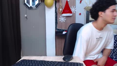 moon_and_fire_ online show from 11/21/25, 02:54