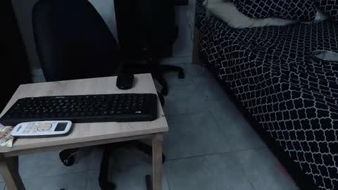 moon_and_fire_ online show from 12/03/25, 02:08