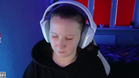 Lola online show from 10/09/25, 01:20