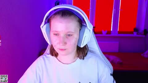 Lola online show from 11/24/25, 12:38