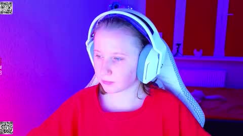 Lola online show from 12/02/25, 05:41