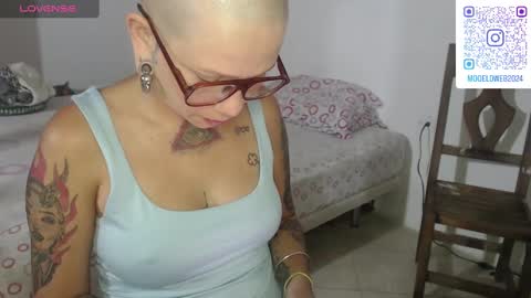 Luna online show from 01/19/25, 10:39