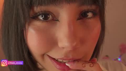 Snapshot of moon_eyess chatting on 03/19/26, 04:00 Im a independent model Welcome online show from 03/19/26, 04:00