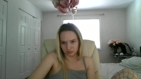 Snapshot of moon_light_girl chatting on 05/29/26, 06:50 moon_light_girl online show from 05/29/26, 06:50