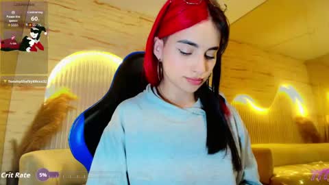Snapshot of moon_red_r chatting on 06/04/26, 02:34 Moon online show from 06/04/26, 02:34