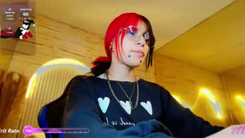 Snapshot of moon_red_r chatting on 06/10/26, 12:59 Moon online show from 06/10/26, 12:59