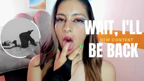 Snapshot of moon_winy chatting on 10/30/25, 11:22 Winy online show from 10/30/25, 11:22