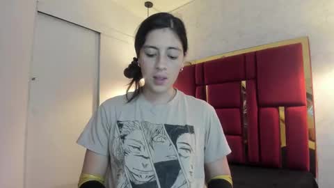 Snapshot of moon_winy chatting on 11/16/25, 11:49 Winy online show from 11/16/25, 11:49