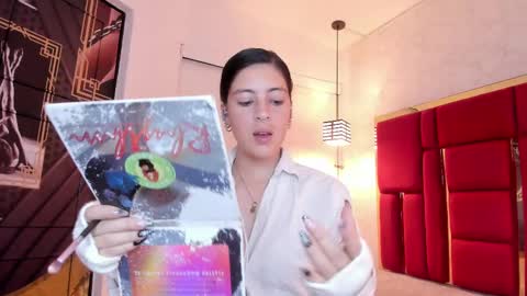 Snapshot of moon_winy chatting on 11/20/25, 11:21 Winy online show from 11/20/25, 11:21