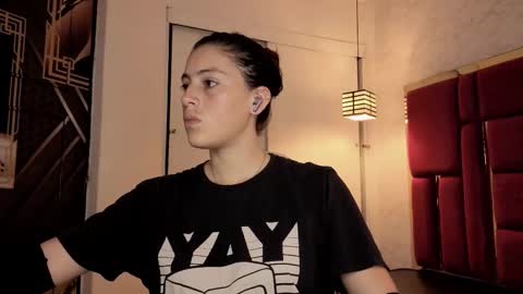 Snapshot of moon_winy chatting on 11/27/25, 11:56 Winy online show from 11/27/25, 11:56