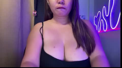 moona_luna21 online show from 10/05/25, 07:01