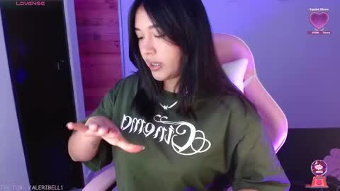 Snapshot of moonbella_bell chatting on 09/19/25, 06:04 bell online show from 09/19/25, 06:04